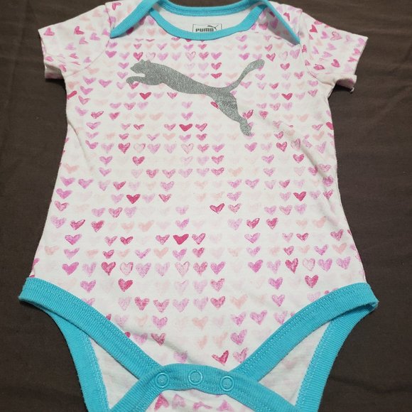 Puma Diaper Shirt Heart Pattern Short Sleeve Snap Closure Size 12 Months - Picture 1 of 5